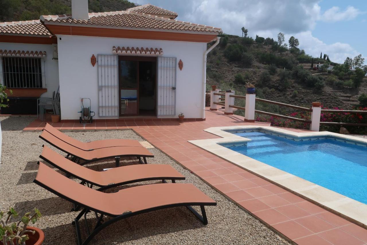 Villa Los Naranjos Sayalonga エクステリア 写真